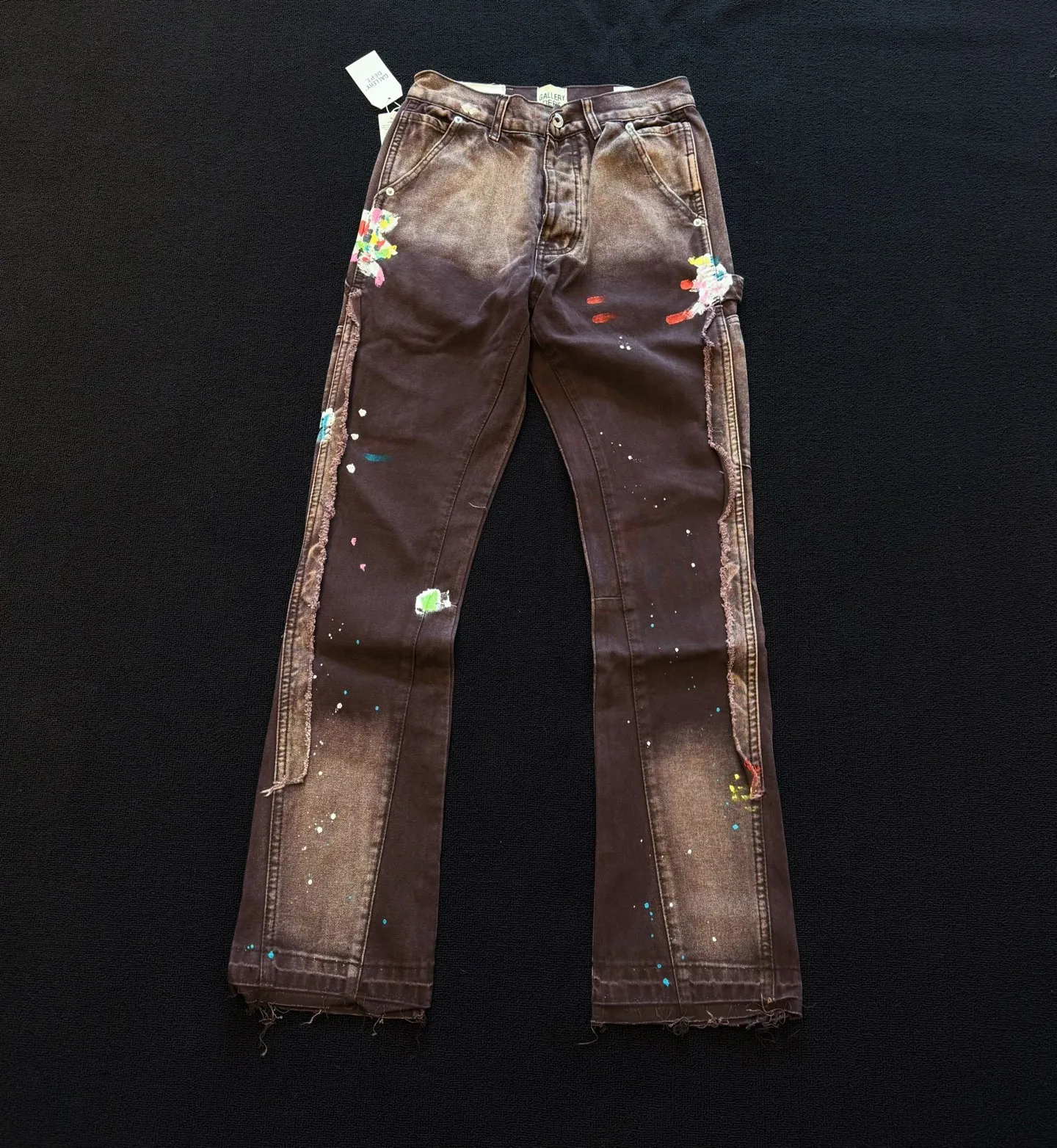 P230 model number: D404 GALLERY DEPT micro-flared distressed distressed jeans, three-dimensional version, loose and comfortable, not picky about body shape, factory precision, original factory quality control, same style for men and women, can be matched with couples, versatile recommendation, must-have denim for all seasons, made of heavy-duty washed pure cotton denim fabric. After washing, it is soft and thick, very stylish when worn. Size: 28, 30, 32, 34, 36 (S-XXL) Color: Splicing Size reference # 28 pants length 100 waist 72 30 pants length 102 waist 76 32 pants length 104 waist 80 34 pants length 106 waist 84 36 pants length 108 waist 88